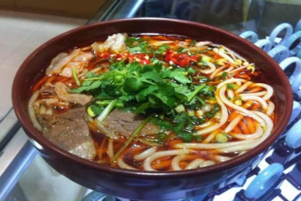 贵姑娘贵州羊肉粉与牛肉 一碗暖心的地道滋味